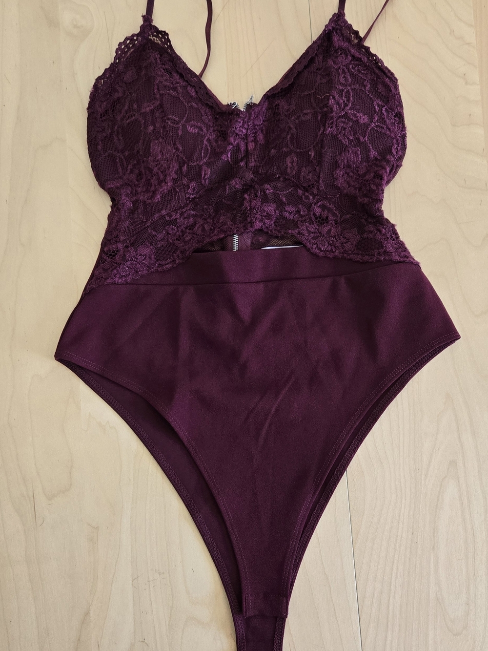 Lace-Trim V-Neck Bodysuit in Plum